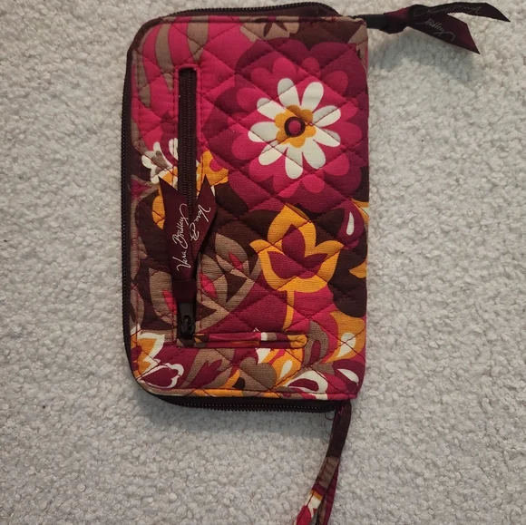 Vera Bradley Plum Floral Floral Quilted Women's Wristlet - Picture 6 of 7